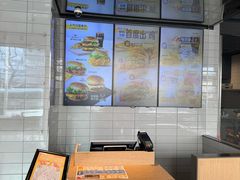 -麦当劳(四平路店)