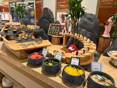 -大中华希尔顿酒店-念自助餐·嗨啤·小龙虾