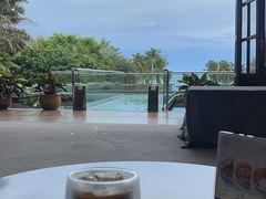-亚龙湾喜来登·美景台大堂吧