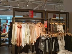 -URBAN REVIVO(北京斯普瑞斯奥特莱斯店)