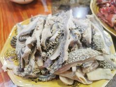 -黄利砖万峰林布依特色酸笋牛肉馆