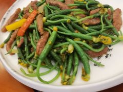 白玉菇炒牛柳-东江渔村·古典园林·30年粤菜老字号(太和店)