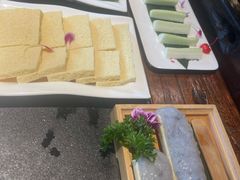 -大匠工房古船木艺术餐厅·猪肚鸡专门店(长白仙岛店)