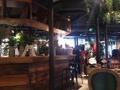 -临界音乐酒馆·小龙虾·江湖菜(华熙LIVE·鱼洞店)