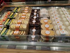 面包甜点陈列柜-Bread Talk 面包新语(荟聚店)