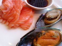 三文鱼和青口-广州中心皇冠假日酒店-环市食坊·海鲜自助餐厅