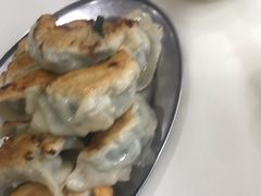 香煎鲜肉韭菜饺-芬芳甜品(体育东横街店)
