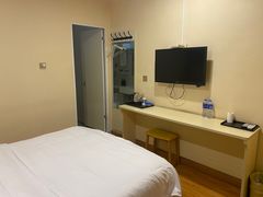 -华艺酒店(文化宫地铁站店)