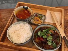 红焖牛肉饭-三十三碗黄牛肉面(东原1891店)