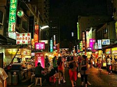 -六合夜市