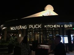-WOLFGANG PUCK KITCHEN & BAR(迪士尼小镇店)