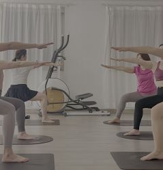 -闺蜜瑜伽·普拉提女性塑形馆