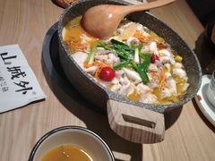 -山城外·非遗酸菜鱼(新都汇融店)