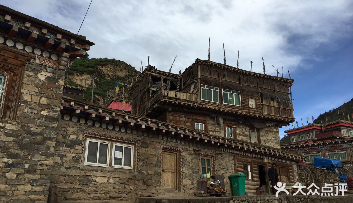 真正风吹草低见牛羊的地方