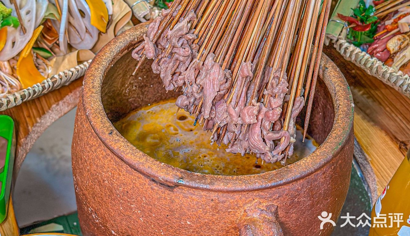 西安首店丨0.38一串的瓦罐串串太香了啊啊啊啊‼️