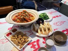 -肥肥虾庄·金牌油焖大虾(汉街SKP店)