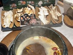 -芸山季·云南山珍菌火锅(人民广场来福士店)