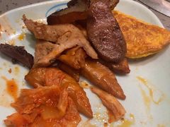 -金滏山烤肉·海鲜·火锅自助餐厅(襄阳万达店)