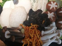 菌菇拼盘-大头椰·椰子鸡火锅(桂林万象城店)