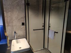 -Ting无边际江景酒店(重庆解放碑云端之眼店)