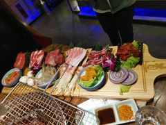 -明洞阿姨·韩式酱蟹烤肉·创意料理(三元桥店)