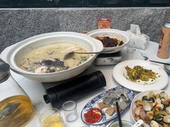 鱼头炖鱼丸汤-又见炊烟私房菜(敬亭路店)