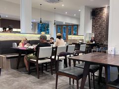 -Chom Cafe and Restaurant