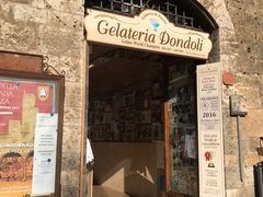 -Gelateria Dondoli