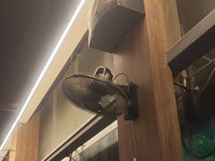 -牛里牛气· 榴莲海鲜鲜牛肉自助火锅·烤肉(横岗店)