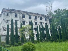 -四川汶川特大地震漩口中学遗址
