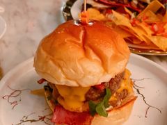 双层牛肉培根超浓芝士汉堡-the rug 飞毯 (朝阳公园店)
