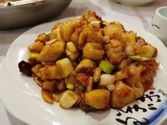 宫保鸡丁-鑫巴蜀小镇 · 水煮鱼专研店(玉桥店)