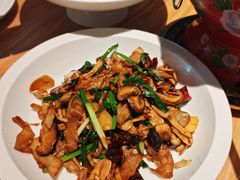 -关东小磨东北菜(上海长风大悦城店)