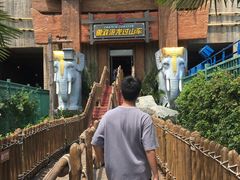 -七彩云南欢乐世界