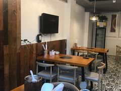 大堂-云朵小院·石锅鱼·野生菌餐厅(蒗放店)