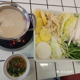 鹭顶火锅自助餐17元素菜随便吃