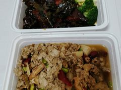 特色虾皮臭豆腐-老头儿油爆虾·知味杭州(爱琴海购物中心)