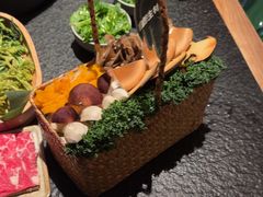 -三出山火锅(南京万象天地店)