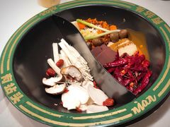 菌汤鸳鸯锅底-有拈头成都市井火锅(老门东店)