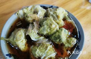 Braised Pork and Cabbage in Bowl