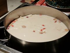 -尚尚仙·酸汤猪手·猪肚鸡火锅(华联万柳购物中心店)