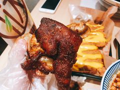 焦香烤猪蹄-遇见小面(东方宝泰店)