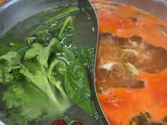 -苗伯妈酸汤火锅
