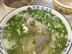 牛肉拉面加牛肉-伊祥·敦煌楼