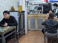 -兴华里茶记(禅城同济首店)