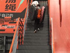 -极限PLAY运动娱乐新世界·团建派对潮玩休闲馆·室内蹦极高空游乐园