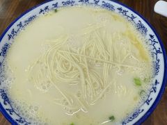 -雪琴面馆富安特色鱼汤面(城中花园店)