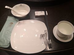 餐具摆设-羲和雅苑•北京烤鸭(陆家嘴中心店)