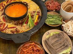 -黄潇洒老火锅(九眼桥宏济巷店)
