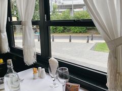 靠窗位-火车头法国西餐厅